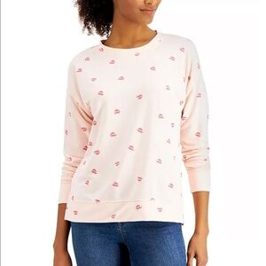 NWT Style&Co lightweight heart kiss sweatshirt size Medium Valentine’s Day